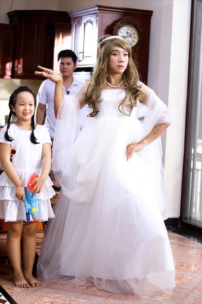 Cười