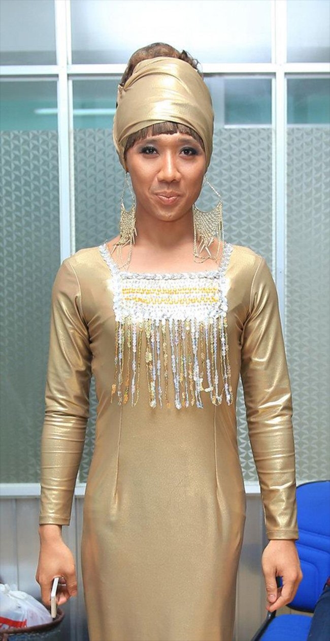 Cười