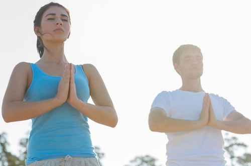 Bestie couple yoga 1
