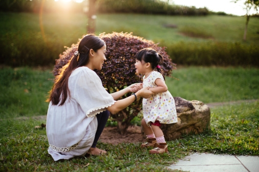 mẹ là bạn thân của con