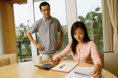 vợ kiếm nhiều tiền hơn chồng