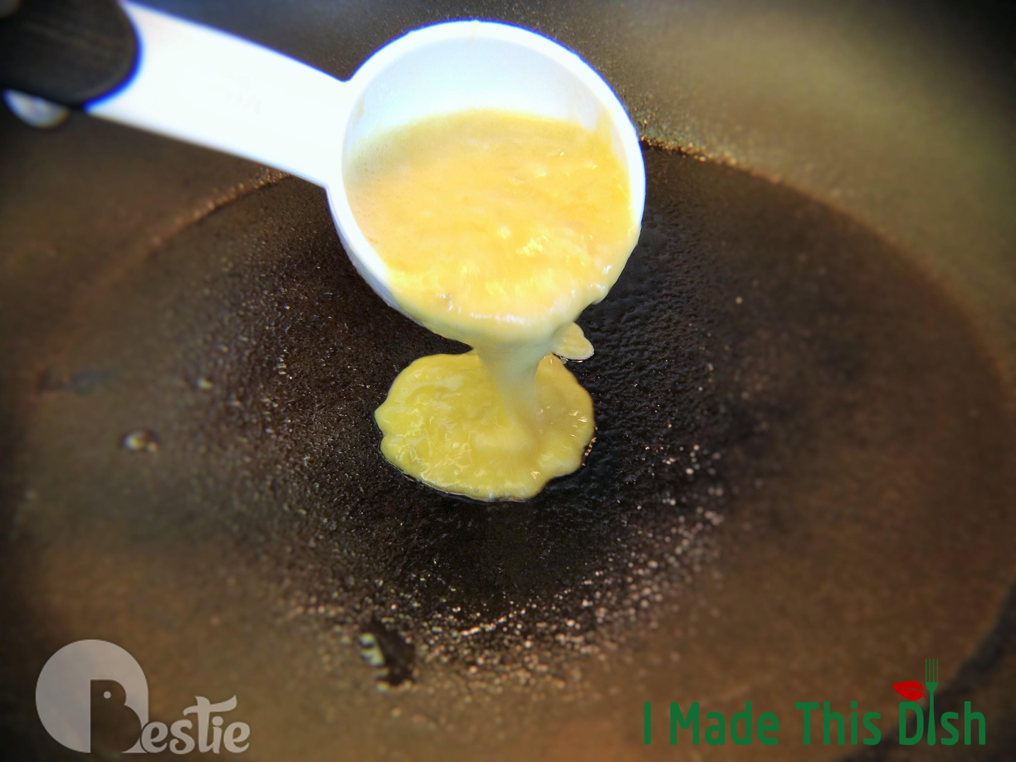 Làm bánh pancake 2 nguyên liệu trong vòng