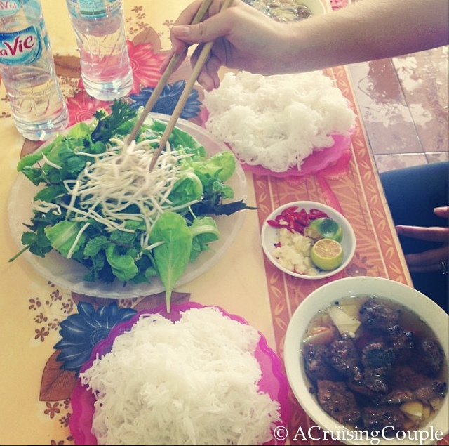 9 món ngon Việt Nam làm say lòng khách Tây