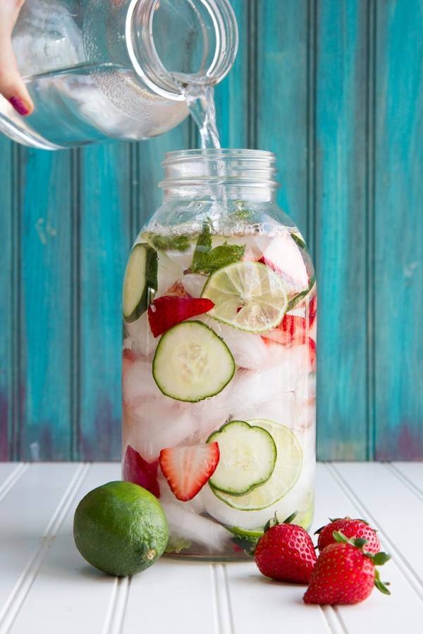 Nếu cơ thể mệt mỏi, đừng ngại ngần detox với 3 công thức này