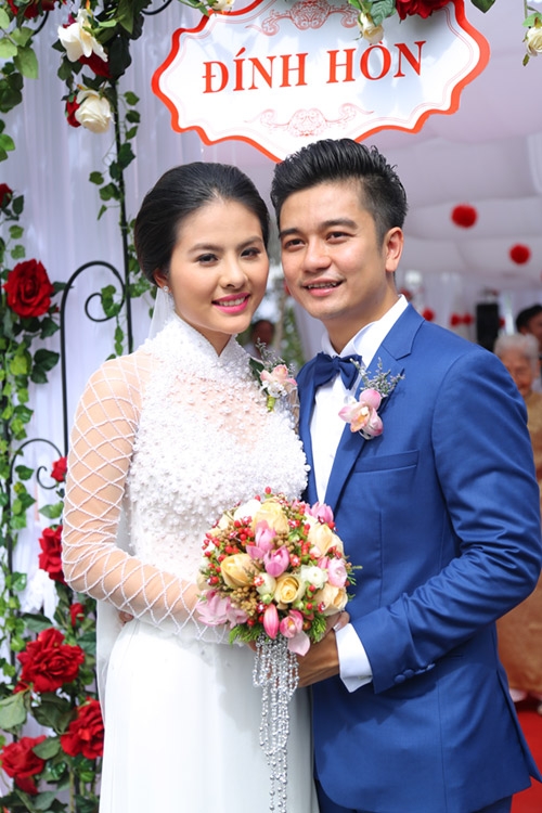 Những khoảnh khắc đáng nhớ trong lễ đính hôn của Vân Trang