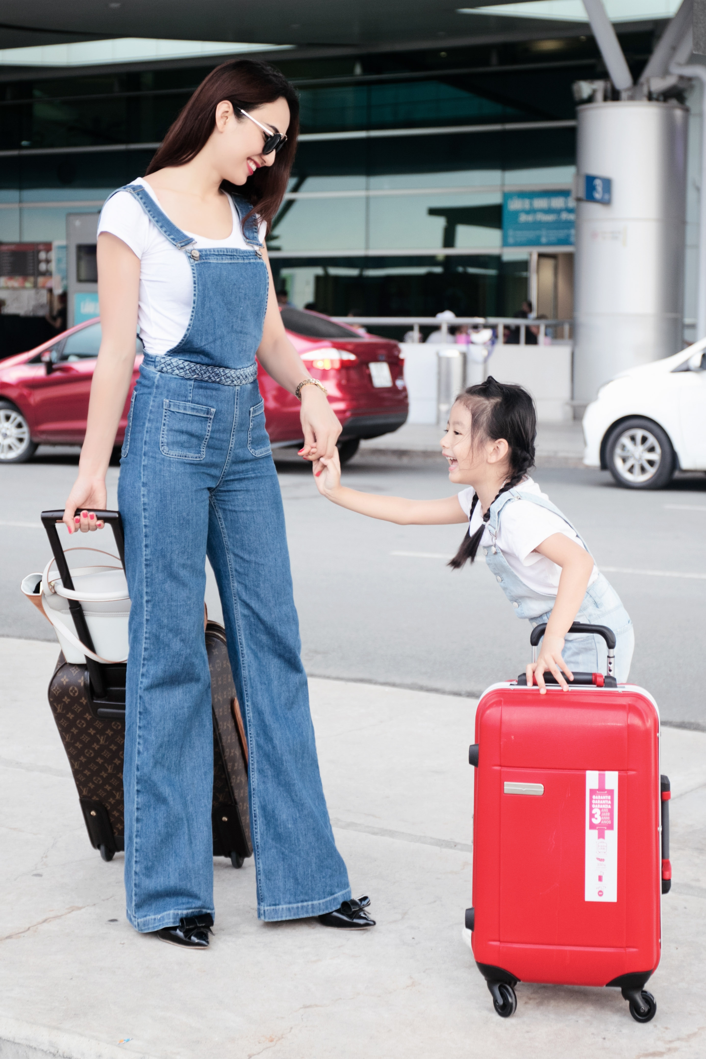 Ngọt ngào tình mẫu tử của mẹ con Hoa hậu Ngọc Diễm