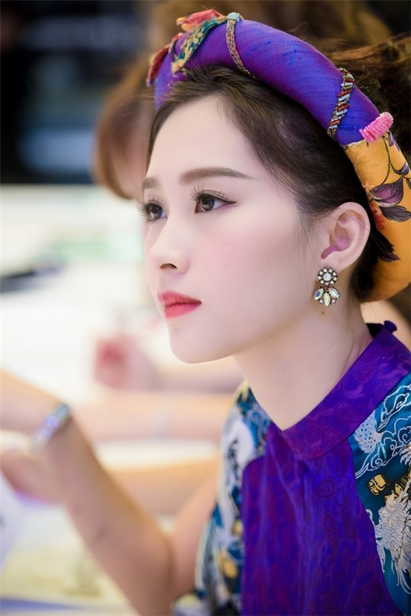 Cận cảnh 10 sắc thái đẹp ngây ngất của Hoa hậu Đặng Thu Thảo