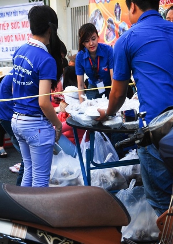 Ba hotgirl 9x Việt