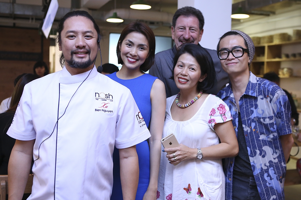Hà Tăng rạng rỡ bên chồng tại Nosh Food Week Saigon