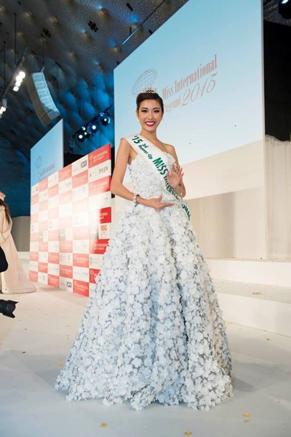 Tự hào những nhan sắc Việt dự thi ở đấu trường quốc tế 2015
