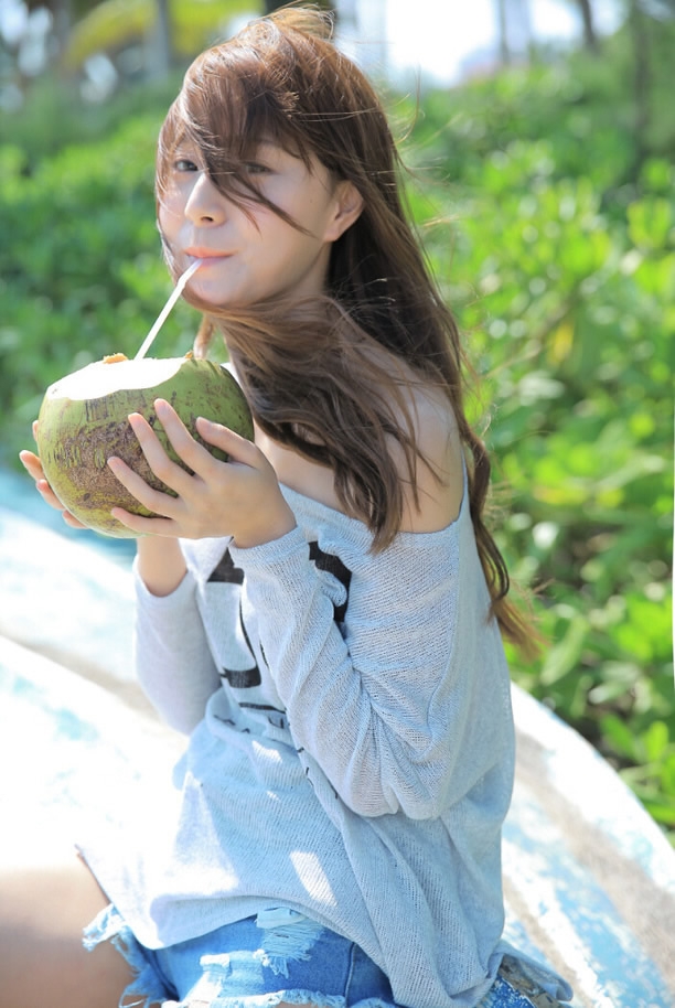Bestie uong nuoc dua 4