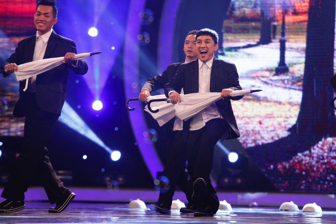 Hương Giang Idol mượn Nhã Phương để phản pháo Trường Giang