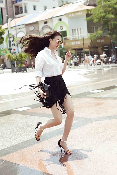 Trà Ngọc Hằng thay đổi bản thân theo tâm trạng mỗi ngày