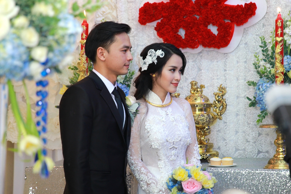 Khoảnh khắc đẹp trong đám cưới Tú Vi - Văn Anh