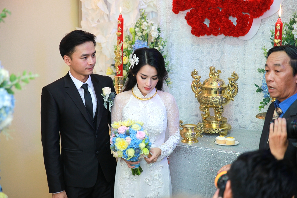 Khoảnh khắc đẹp trong đám cưới Tú Vi - Văn Anh