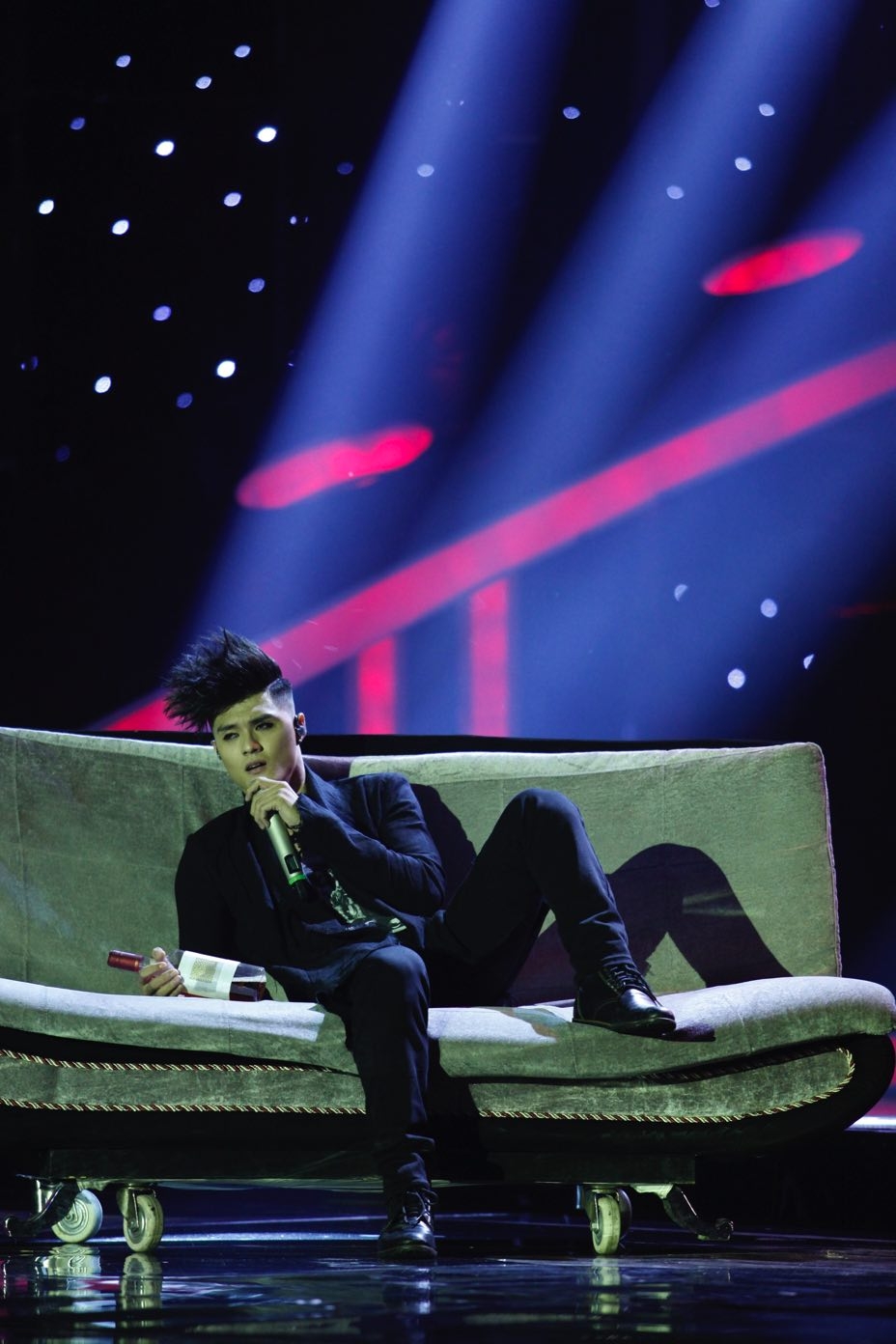 Hương Giang Idol mượn Nhã Phương để phản pháo Trường Giang