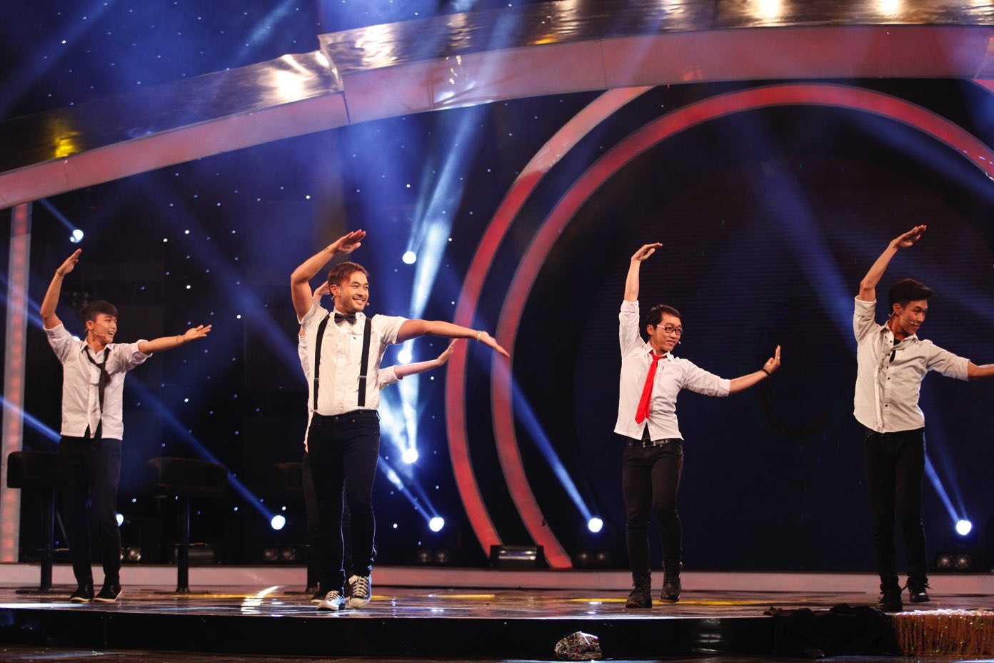 Hương Giang Idol mượn Nhã Phương để phản pháo Trường Giang
