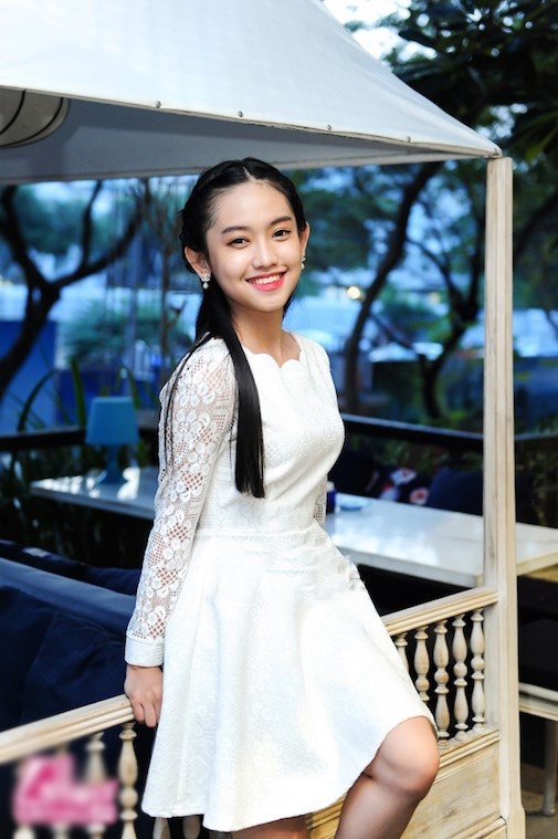 Choáng váng với ảnh thời thơ ấu đen nhẻm của hotgirl Thúy Vi