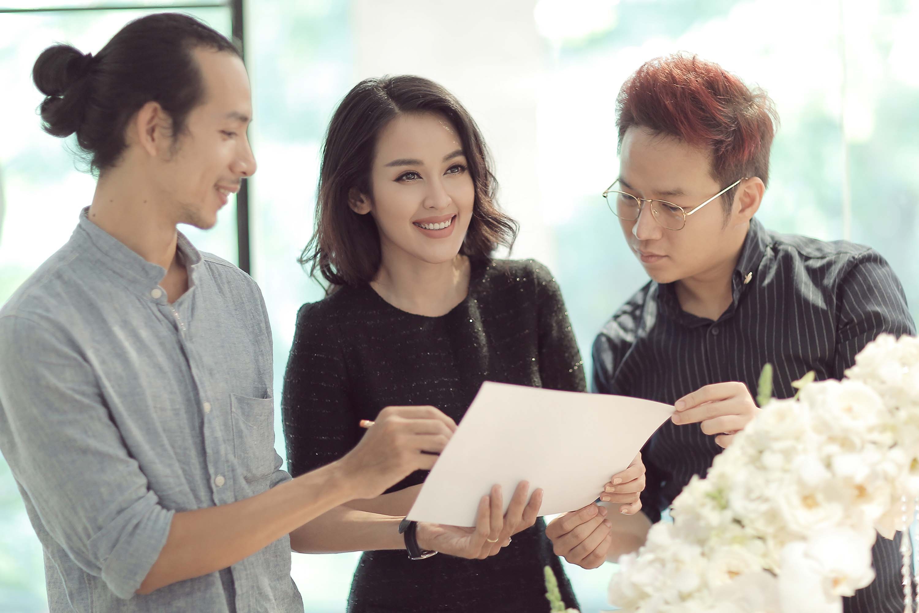 Gần 100 sao Việt sẽ góp mặt trong đám cưới Tú Vi - Văn Anh