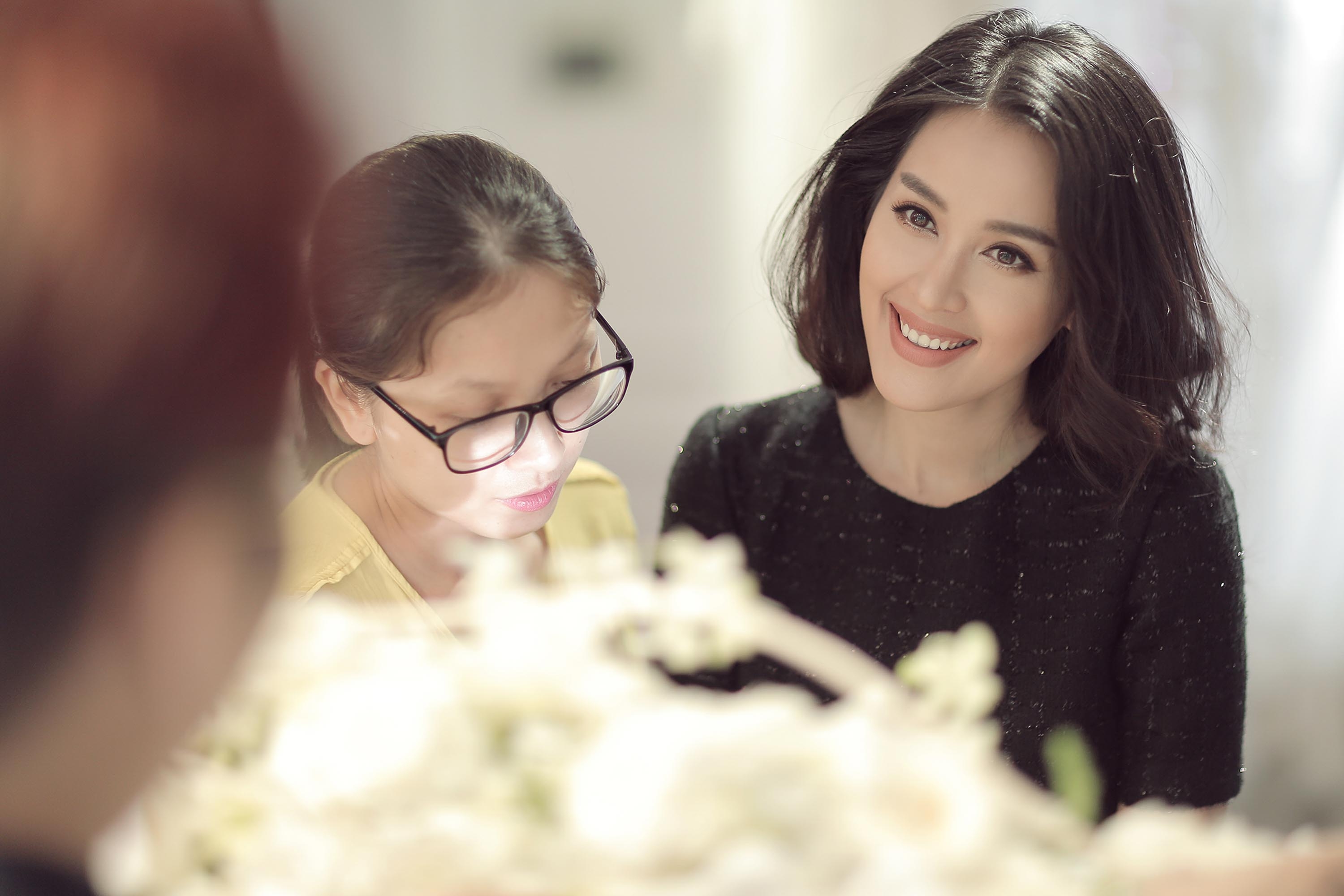 Gần 100 sao Việt sẽ góp mặt trong đám cưới Tú Vi - Văn Anh