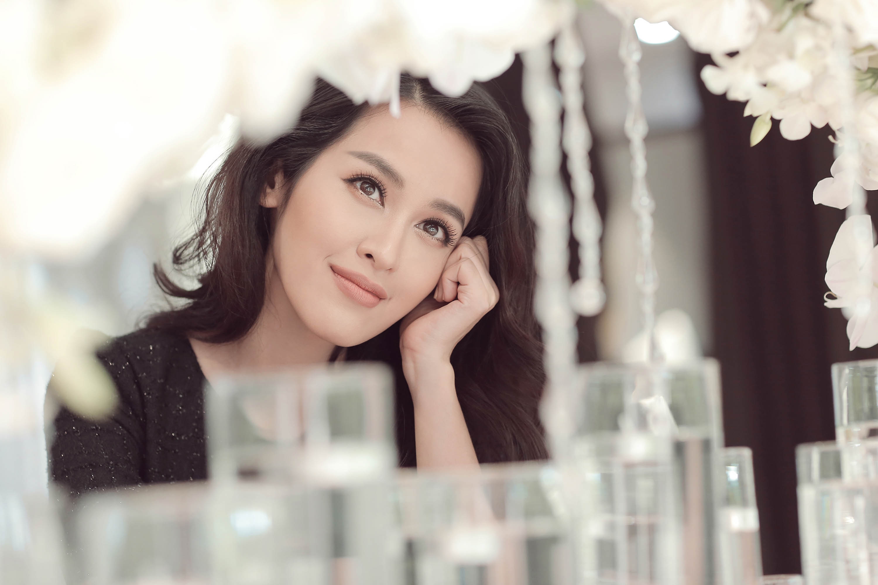 Gần 100 sao Việt sẽ góp mặt trong đám cưới Tú Vi - Văn Anh