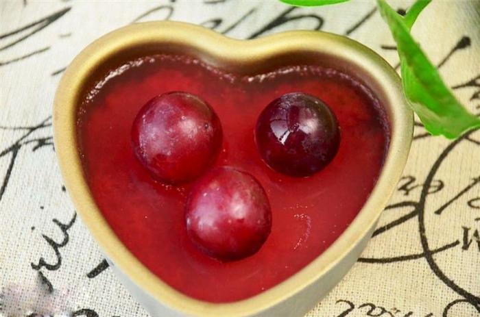 Đỏ au bắt mắt món thạch nho dưa hấu
