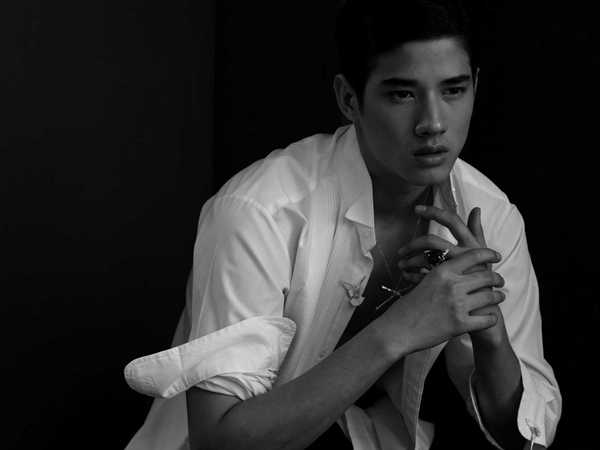“Đổ gục” trước vẻ điển trai của “Hoàng tử điện ảnh Thái” Mario Maurer