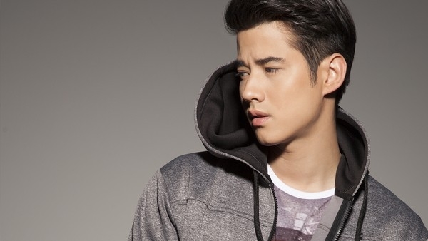 “Đổ gục” trước vẻ điển trai của “Hoàng tử điện ảnh Thái” Mario Maurer