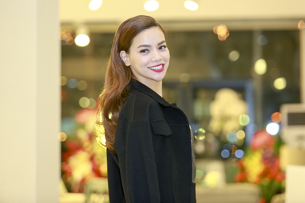 Mặc trời giá rét, Trương Ngọc Ánh vẫn tình tứ bên Kim Lý