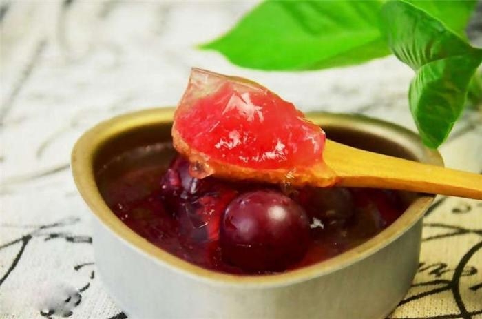 Đỏ au bắt mắt món thạch nho dưa hấu