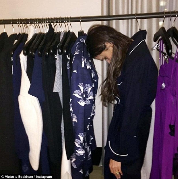 Victoria Beckham muốn trở thành... giá treo quần áo