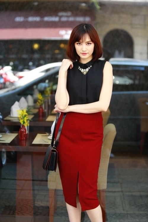 Trúc Diễm nổi bật với street style xuống phố ngày giao mùa