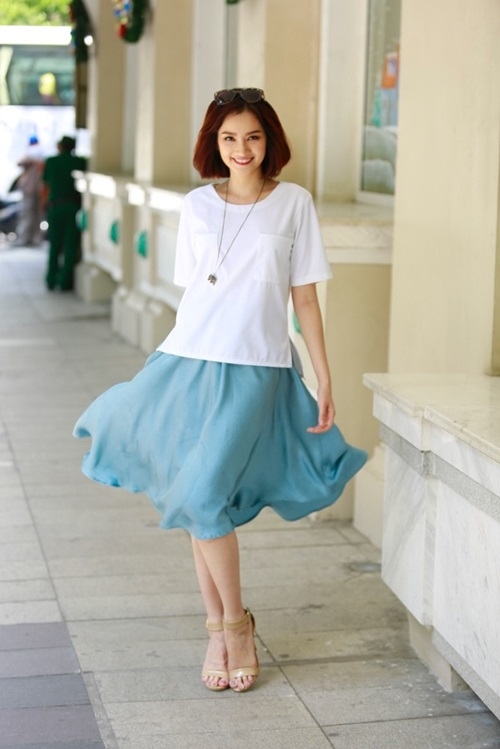 Trúc Diễm nổi bật với street style xuống phố ngày giao mùa