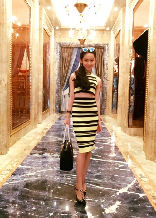 Hai cô gái cùng tên “trên trời rơi xuống” khuấy đảo showbiz Việt 2015