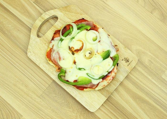 Không có lò nướng vẫn có thể làm pizza bằng... chảo cực ngon