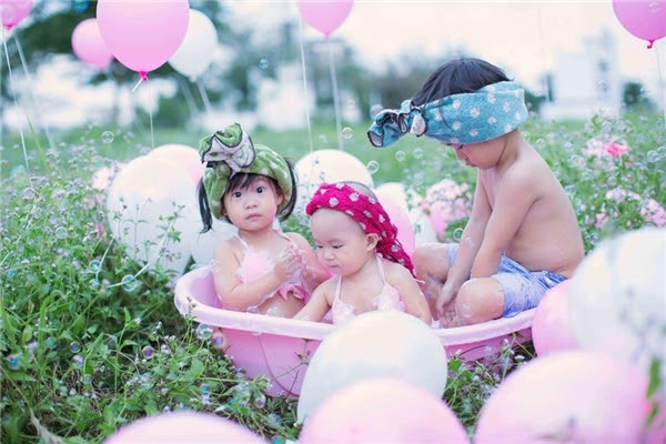 Các nhóc tì nhà Lý Hải kéo nhau đi “giải nhiệt” cuối năm