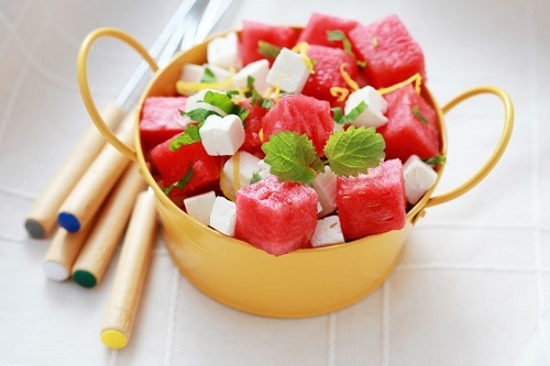 4 món salad dưa hấu dễ làm cho nàng giảm cân