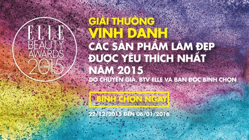 Đặt các sản phẩm làm đẹp lên bàn cân