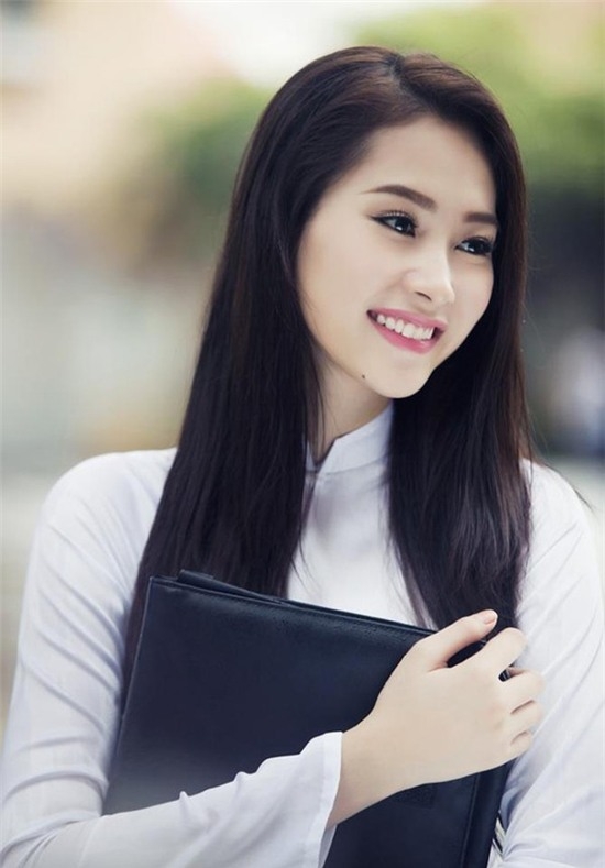 Cách tạo dáng để có bộ ảnh áo dài lung linh đón xuân