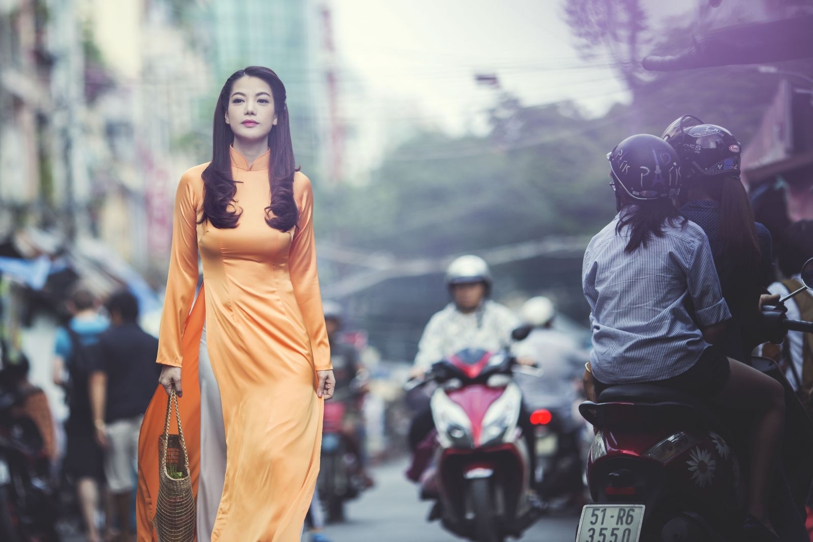 Cách tạo dáng để có bộ ảnh áo dài lung linh đón xuân