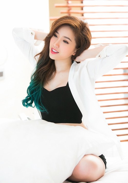 Bảo Thy ngày càng táo bạo, quyến rũ