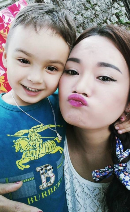 Chàng y tá bay nửa vòng trái đất để cầu hôn cô gái Việt
