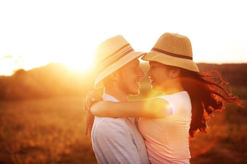 Chàng y tá bay nửa vòng trái đất để cầu hôn cô gái Việt
