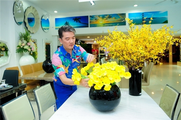 Mr Đàm chi mạnh tay mua sắm đón tết