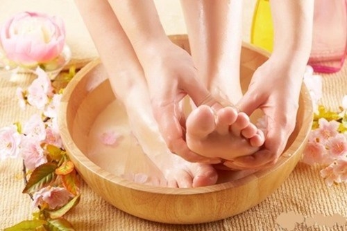 Không còn mùi hôi chân khi đi giày với những mẹo vặt này