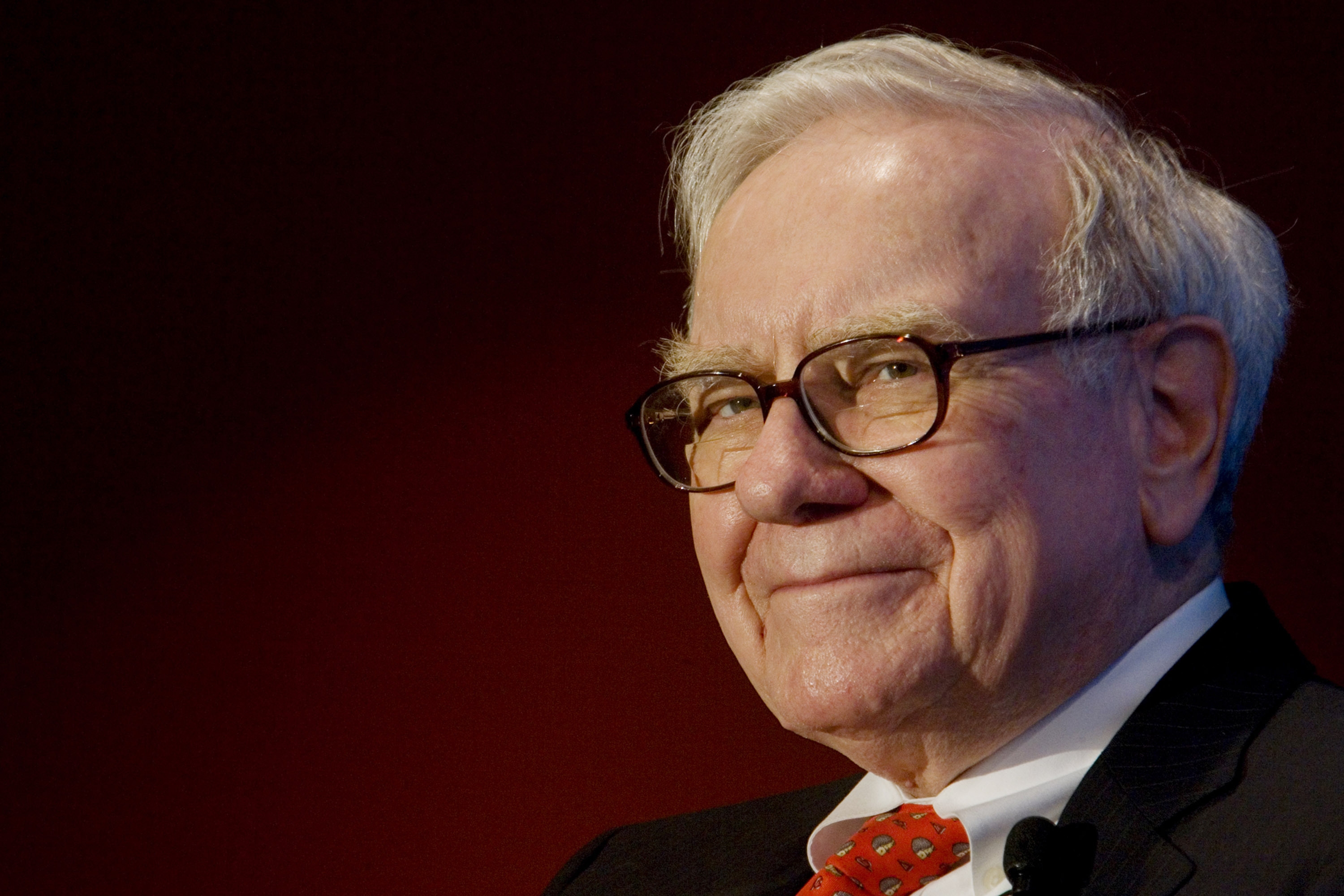 10 lời khuyên vàng của tỷ phú Warren Buffet dành cho các bạn trẻ