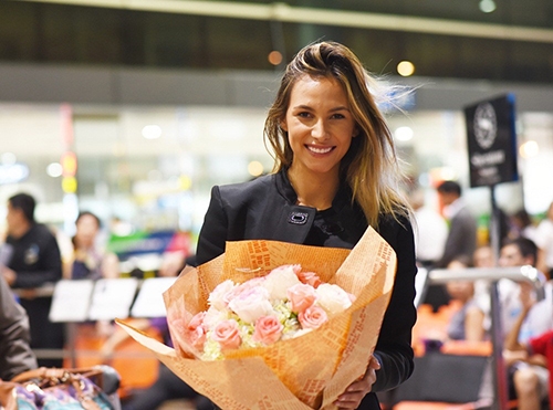 Miss Venezuela đến Việt Nam tham dự diễn đàn Nữ lãnh đạo quốc tế 2016