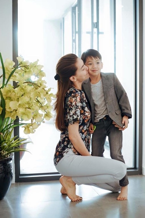 Ca sĩ Việt bỏ chạy show để ăn Tết