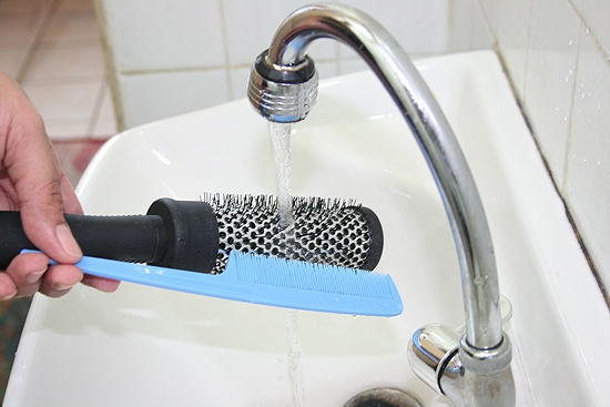 Không chỉ làm mượt tóc, dầu gội còn làm được nhiều thứ khác