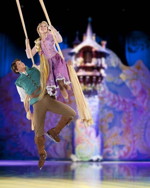 Sân khấu băng Disney đẹp ngỡ ngàng qua ống kính fancam